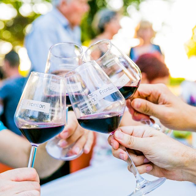 Gläser von Fronton trinke